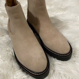 New never worn tan Caslon Chelsea ankle boots. Suede water resistant.